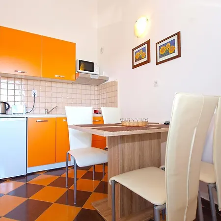 Anka 1420 Apartman *