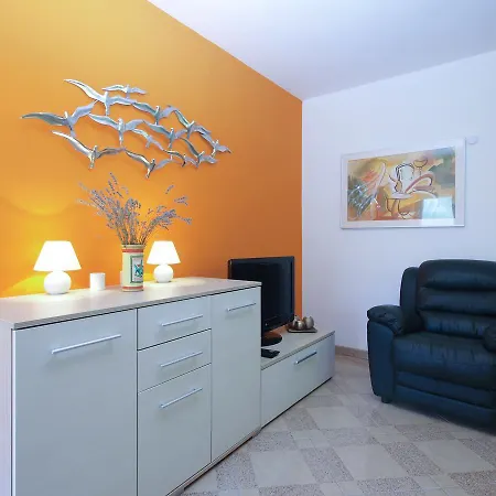 Apartman Anka 1420 *
